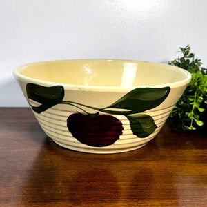 Vintage Watt Pottery Mixing Bowl Apple Design Beehive 8.5" Diameter 3.5" High